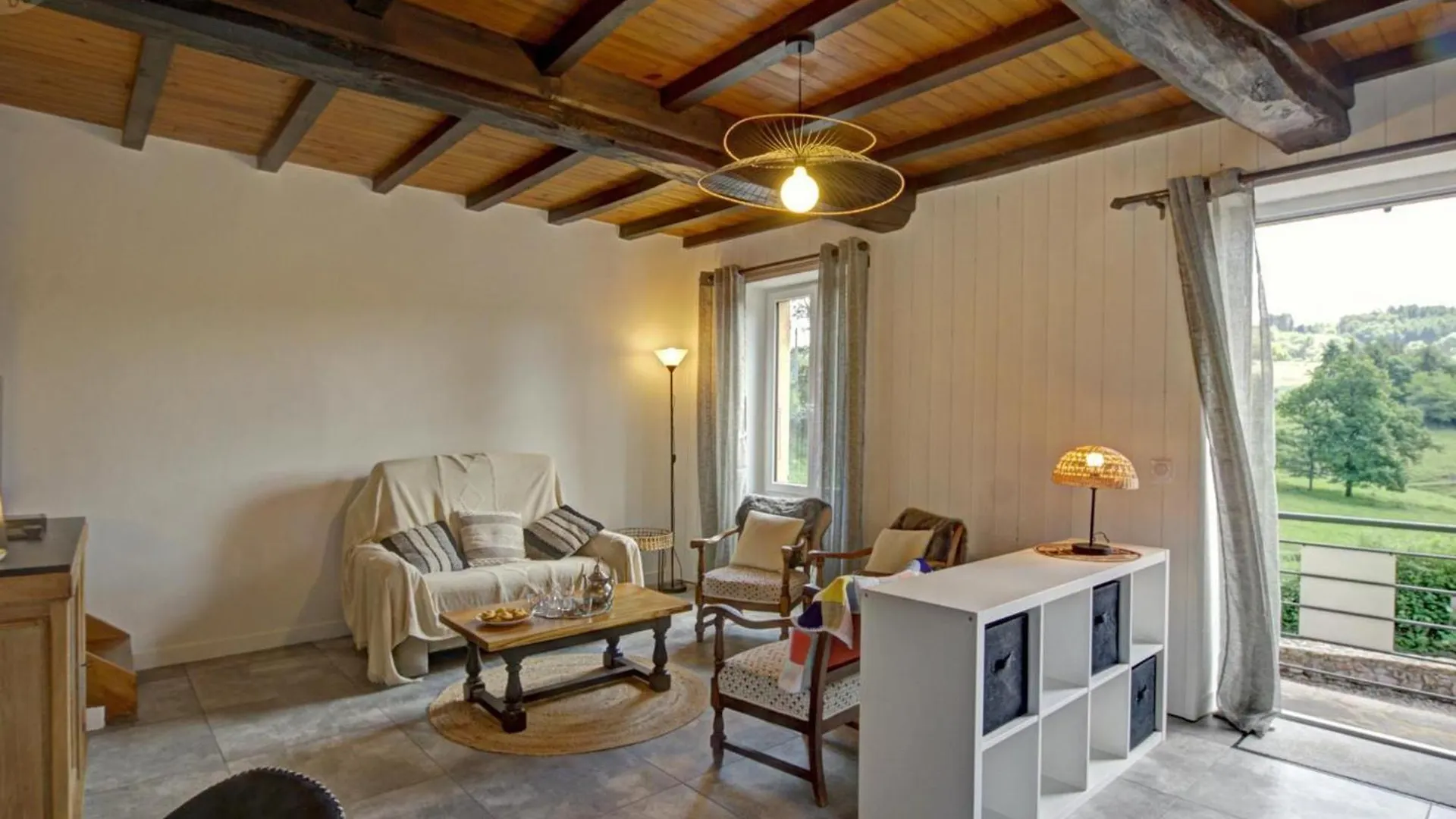 Gites Champetres Renoves Avec Terrasse, Jardin, Et Activites Pour Familles Et Amis - Fr-1-496-304 Belmont-de-la-Loire France